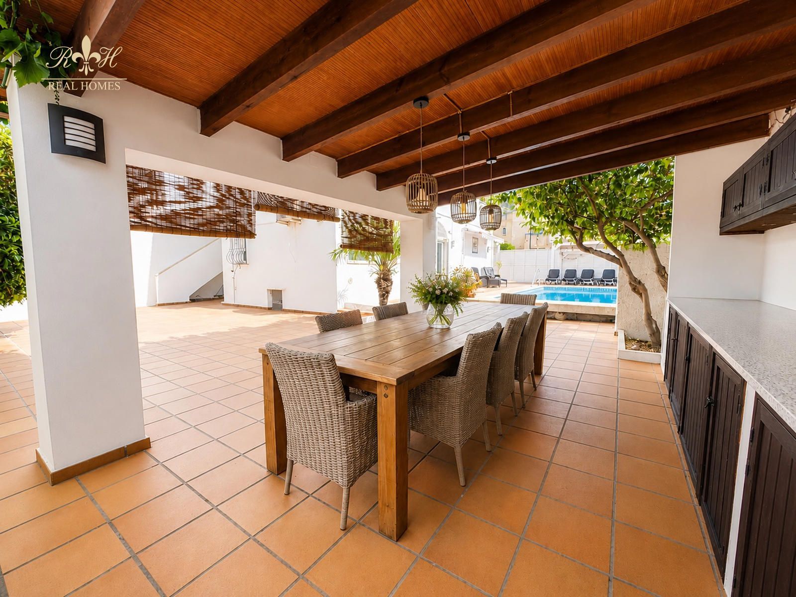 Espectacular adosado con piscina privada, cocina de verano y vistas panorámicas en El Albir