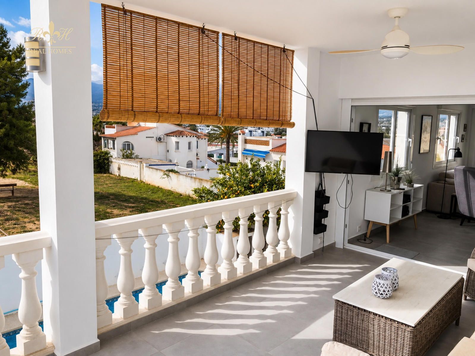 Espectacular adosado con piscina privada, cocina de verano y vistas panorámicas en El Albir