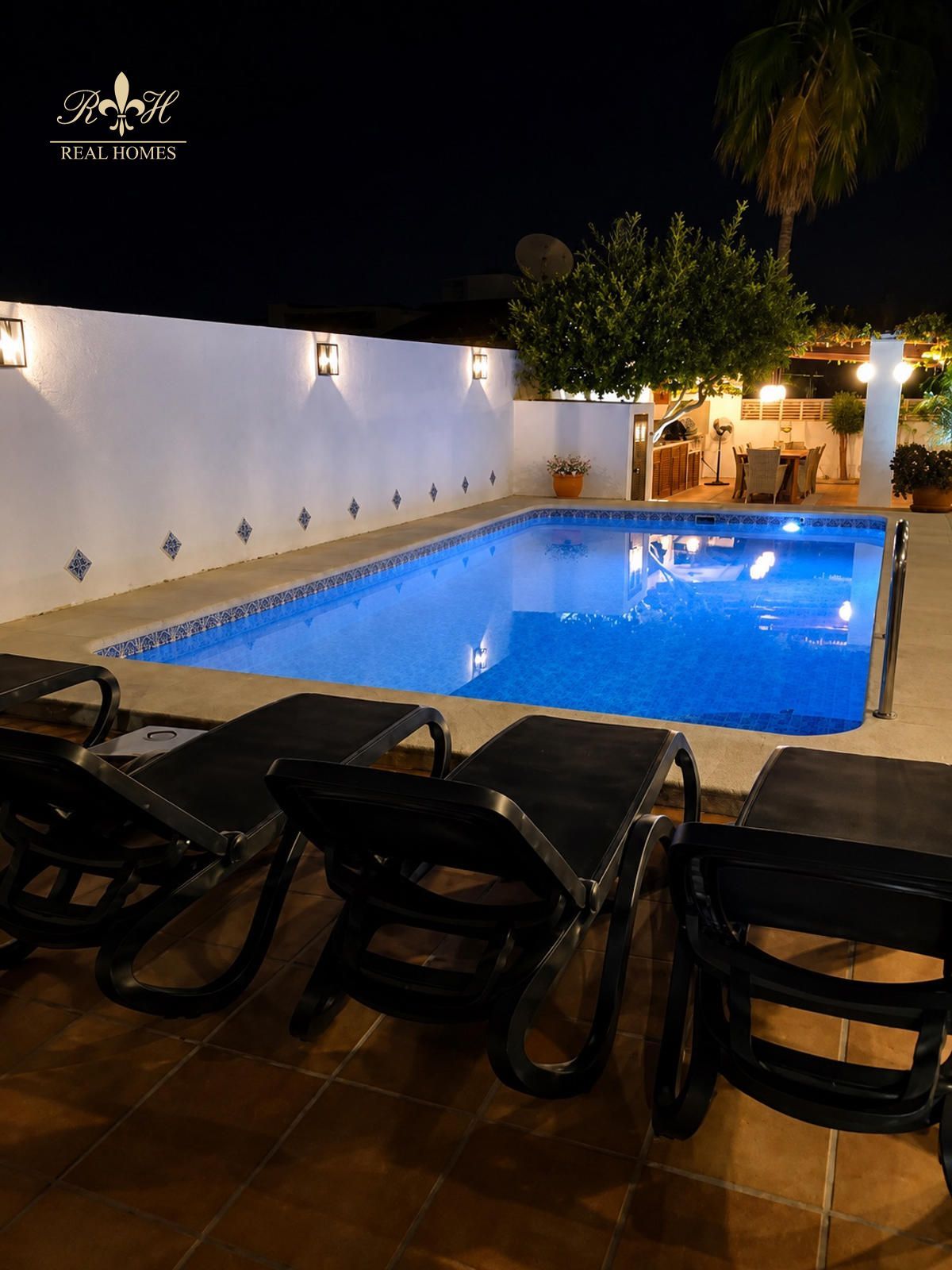 Espectacular adosado con piscina privada, cocina de verano y vistas panorámicas en El Albir