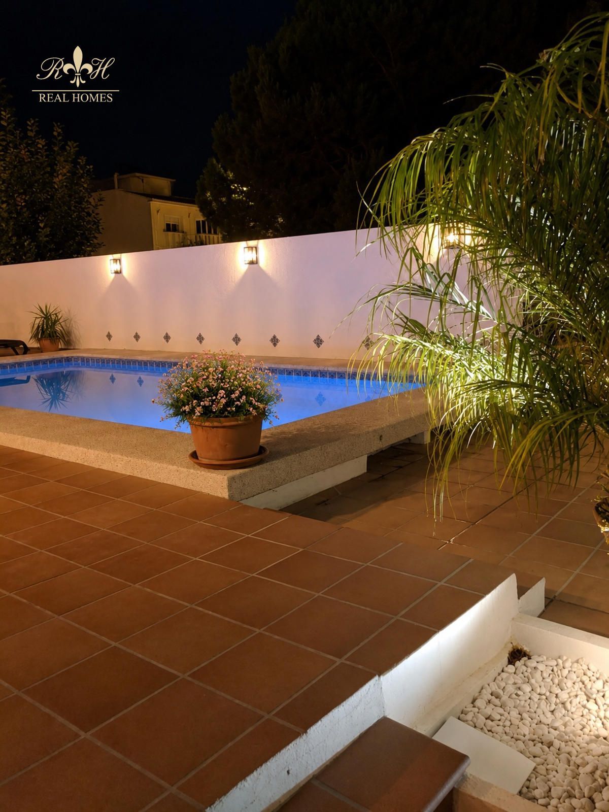 Espectacular adosado con piscina privada, cocina de verano y vistas panorámicas en El Albir