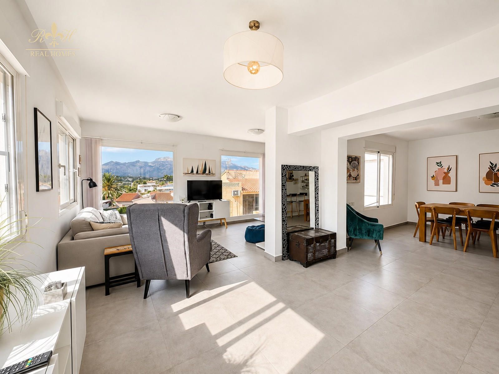 Espectacular adosado con piscina privada, cocina de verano y vistas panorámicas en El Albir
