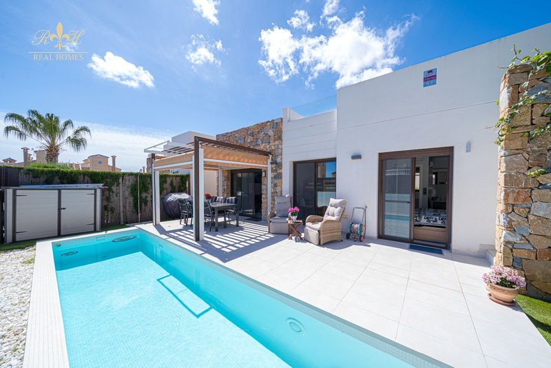Chalet Independiente en venta Orihuela-Costa, Alicante. Ref: 2167. Real Homes