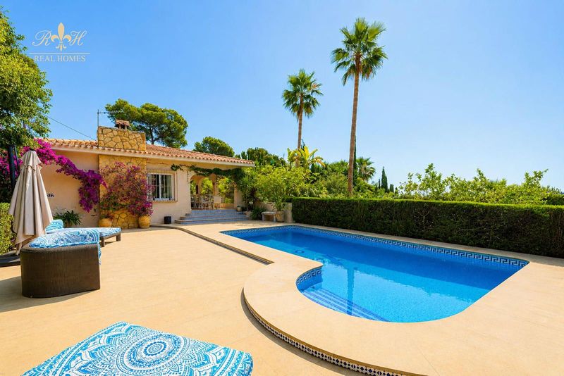 Chalet Independiente en alquiler Alfaz del Pi, Alicante. Ref: 2222. Real Homes