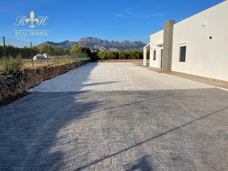 Chalet Independiente en alquiler Alfaz del Pi, Alicante. Ref: 2293. Real Homes