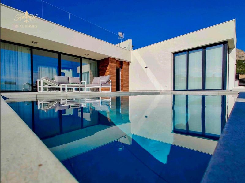 Chalet Independiente en venta Polop, Alicante. Ref: 2400. Real Homes