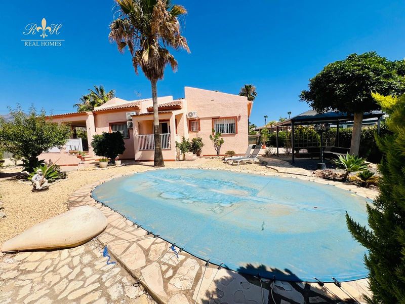 Chalet Independiente en venta Alfaz del Pi, Alicante. Ref: 2420. Real Homes