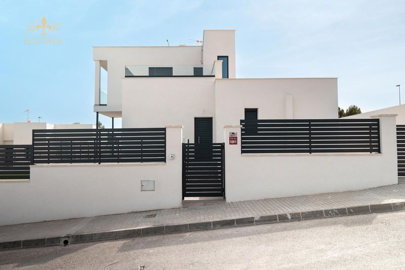 Chalet Independiente en venta Polop, Alicante. Ref: 2559. Real Homes