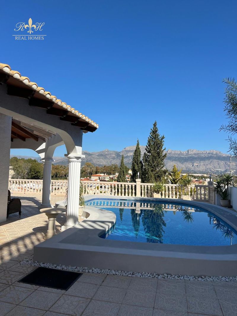 Chalet Independiente en venta Alfaz del Pi, Alicante. Ref: 2625. Real Homes