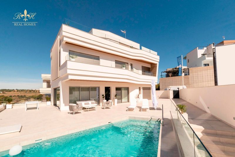 Chalet Independiente en venta Dehesa De Campoamor, Alicante. Ref: 2626. Real Homes