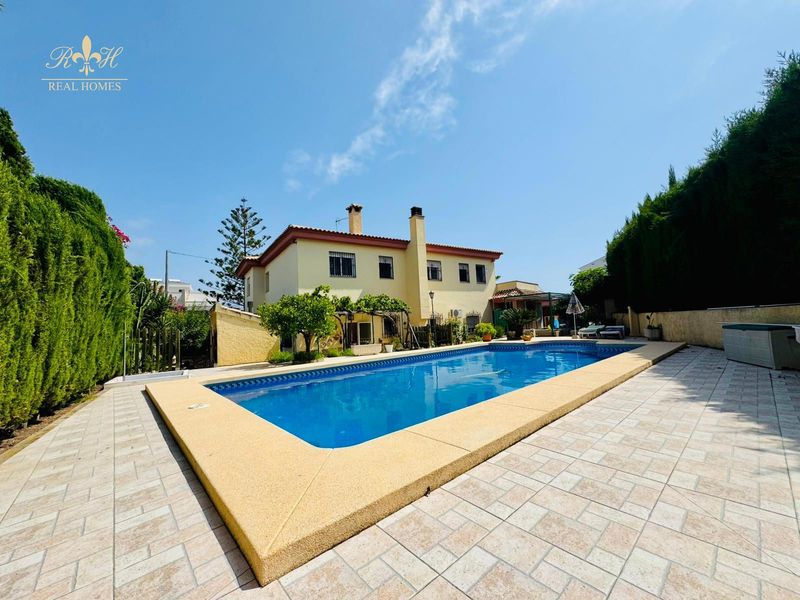 Chalet Independiente en venta El Albir, Alicante. Ref: 2641. Real Homes