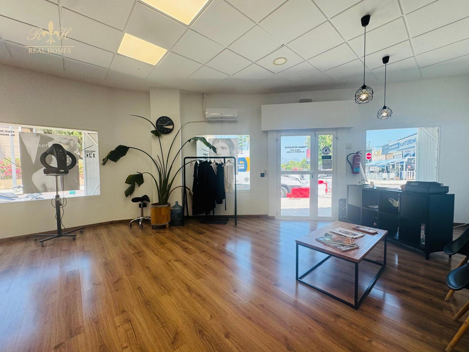 Local Comercial en alquiler y traspaso El Albir, Alicante. Ref: 2655. Real Homes