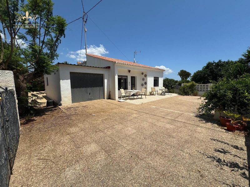 Chalet Independiente en venta Alfaz del Pi, Alicante. Ref: 2658. Real Homes