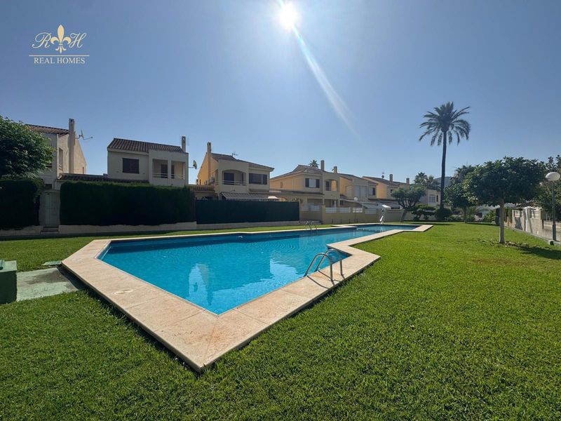 Adosado en alquiler Alfaz del Pi, Alicante. Ref: 2661. Real Homes