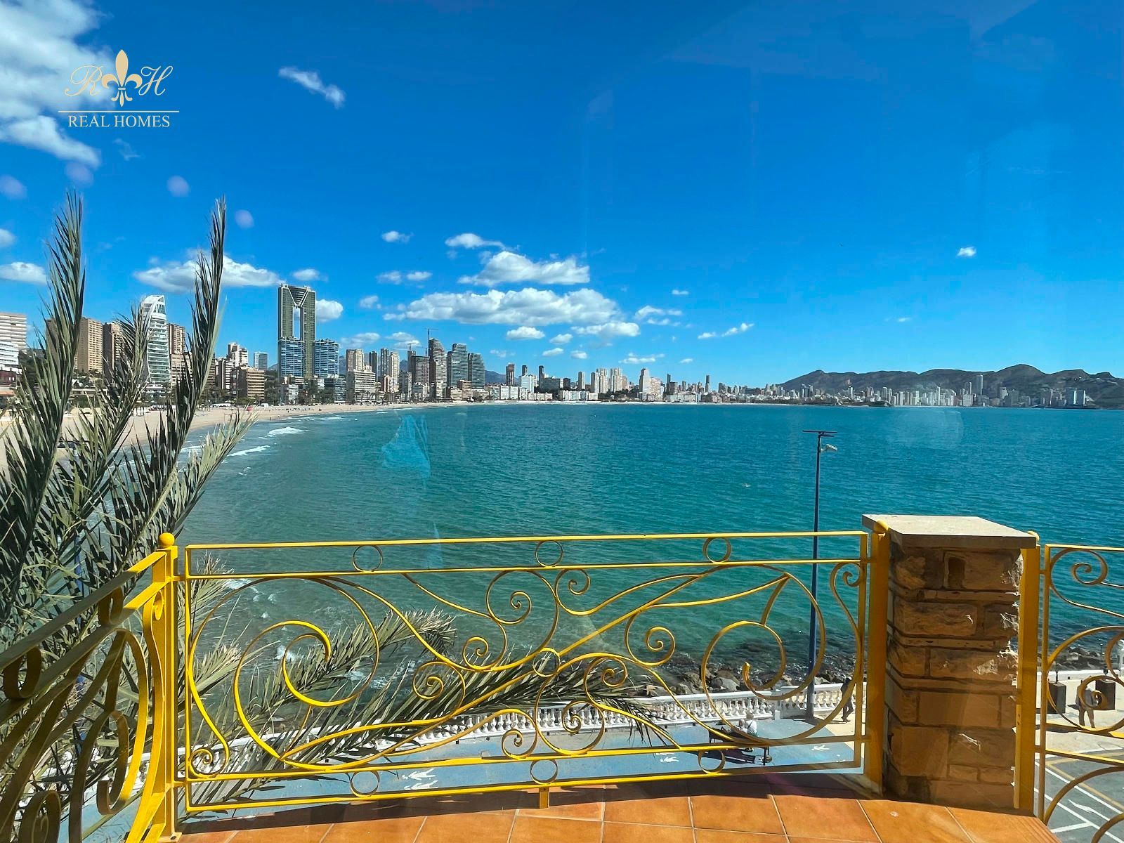 Chalet Independiente en venta Benidorm, Alicante. Ref: 2709. Real Homes