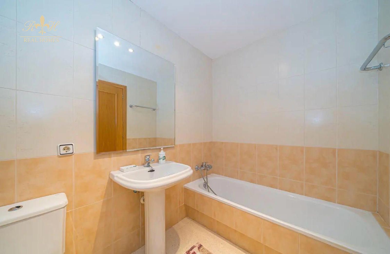 Exclusiva Vivienda con Vistas Panorámicas al Mar en la Cala de Benidorm - Foto 2