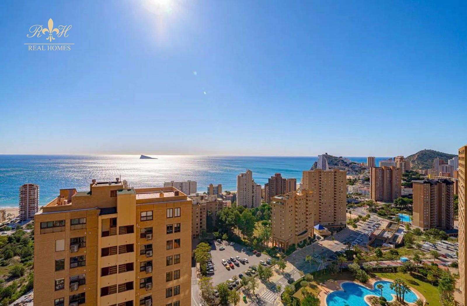 Exclusiva Vivienda con Vistas Panorámicas al Mar en la Cala de Benidorm - Foto 1