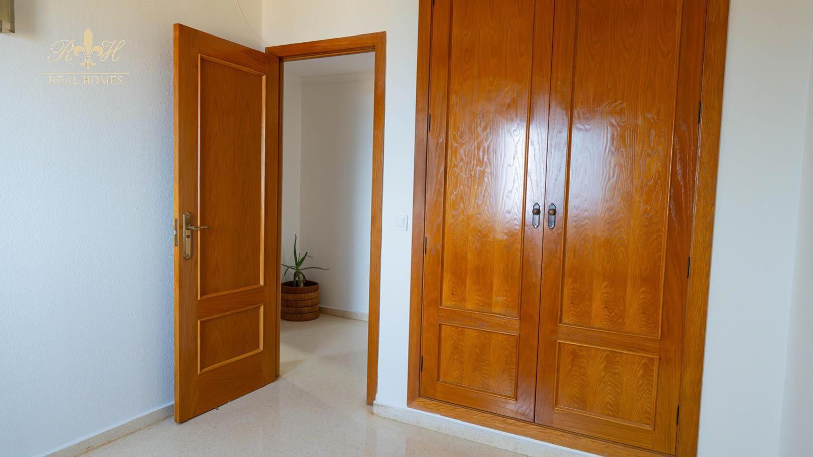Exclusiva Vivienda con Vistas Panorámicas al Mar en la Cala de Benidorm - Foto 9