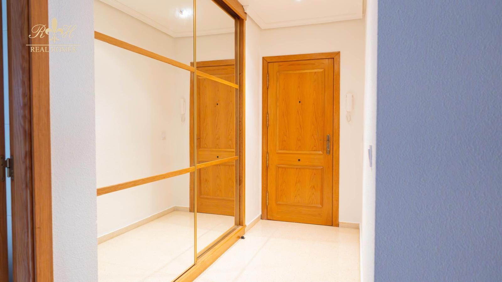 Exclusiva Vivienda con Vistas Panorámicas al Mar en la Cala de Benidorm - Foto 12