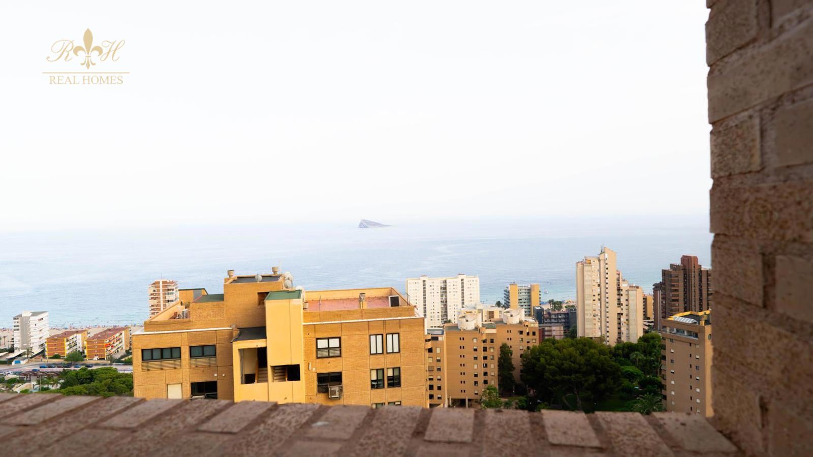 Exclusiva Vivienda con Vistas Panorámicas al Mar en la Cala de Benidorm - Foto 13