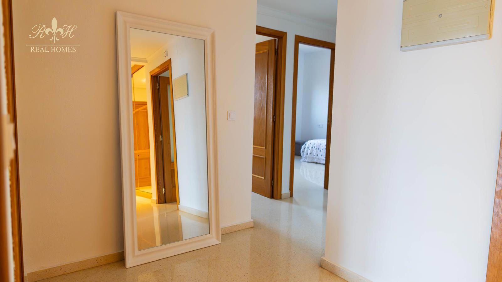 Exclusiva Vivienda con Vistas Panorámicas al Mar en la Cala de Benidorm - Foto 14
