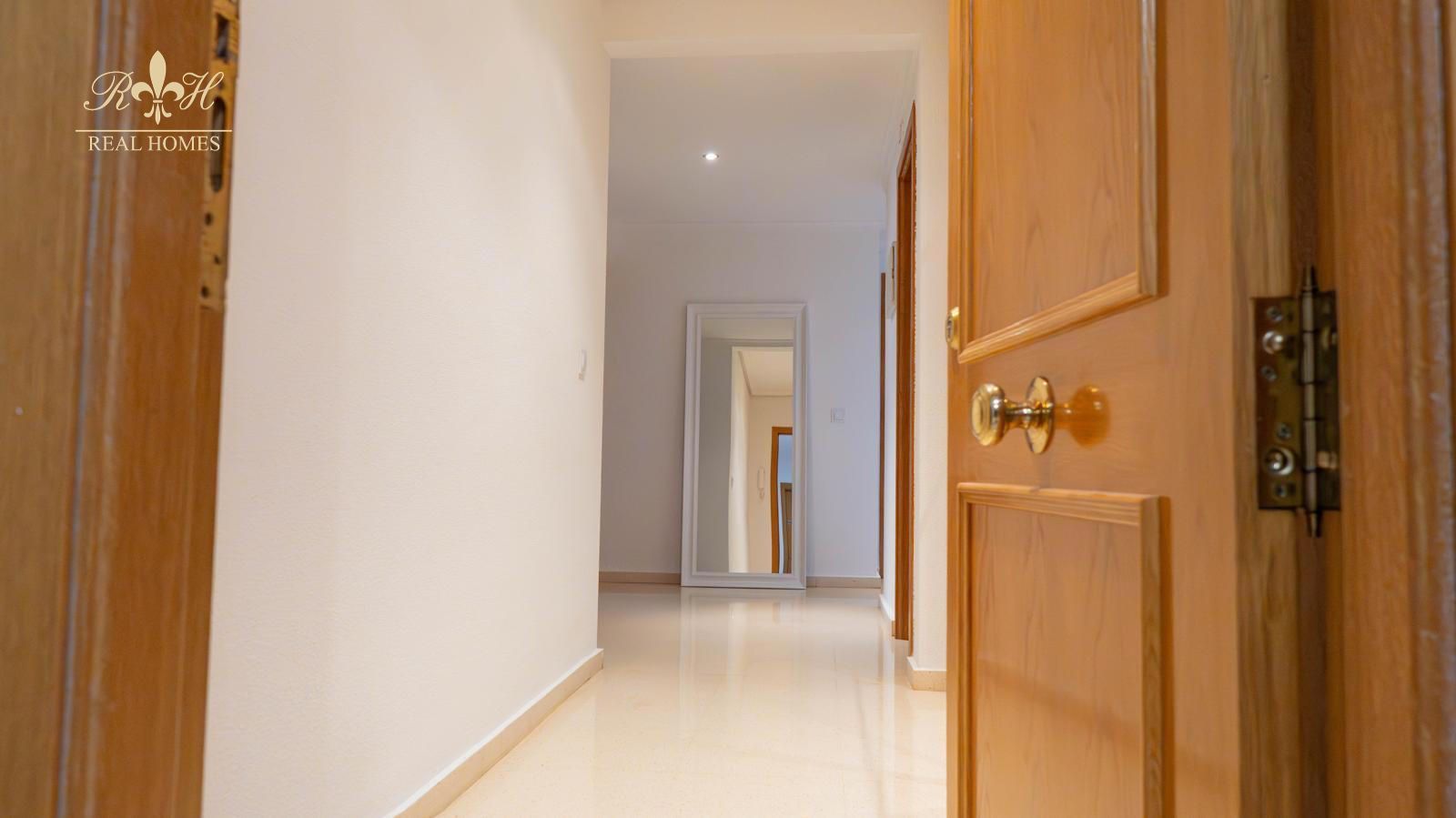 Exclusiva Vivienda con Vistas Panorámicas al Mar en la Cala de Benidorm - Foto 18