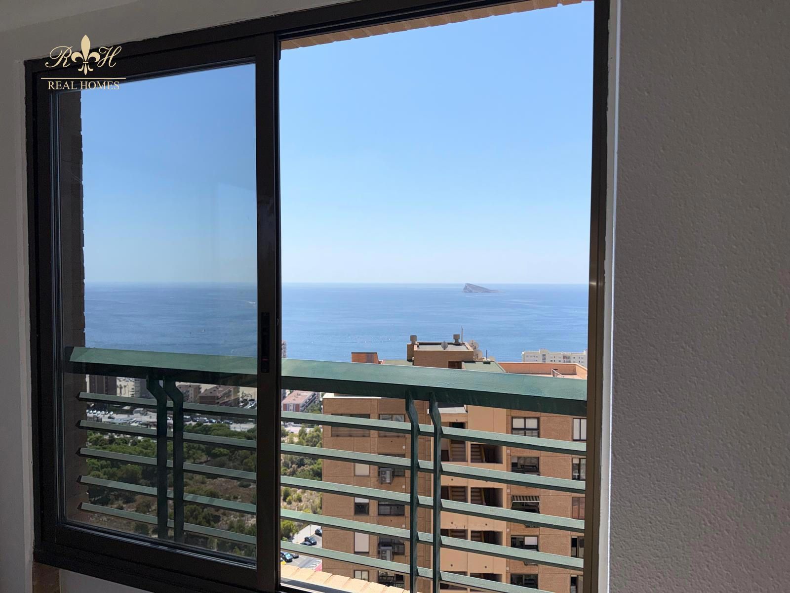 Exclusiva Vivienda con Vistas Panorámicas al Mar en la Cala de Benidorm - Foto 29