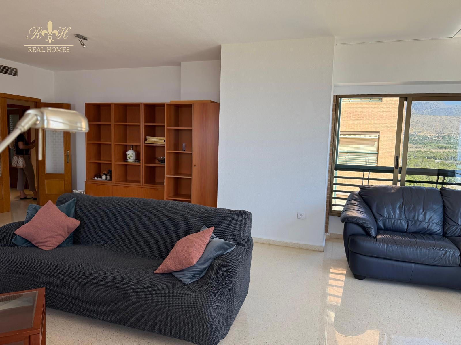Exclusiva Vivienda con Vistas Panorámicas al Mar en la Cala de Benidorm - Foto 35