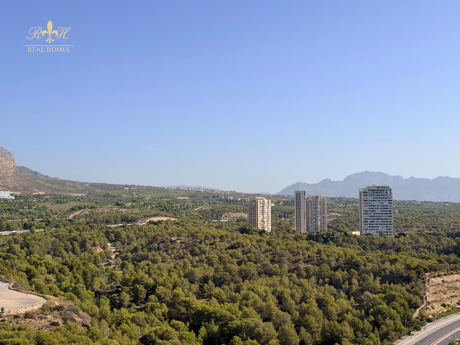 Exclusiva Vivienda con Vistas Panorámicas al Mar en la Cala de Benidorm - Foto 45