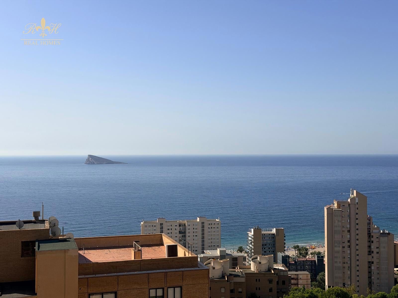 Exclusiva Vivienda con Vistas Panorámicas al Mar en la Cala de Benidorm - Foto 51