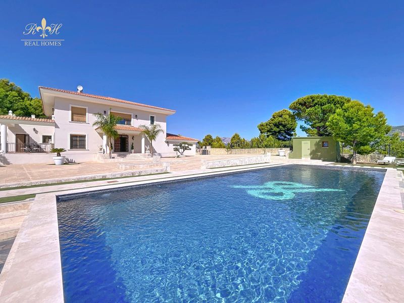 Chalet Independiente en venta Benimantell, Alicante. Ref: 2831. Real Homes