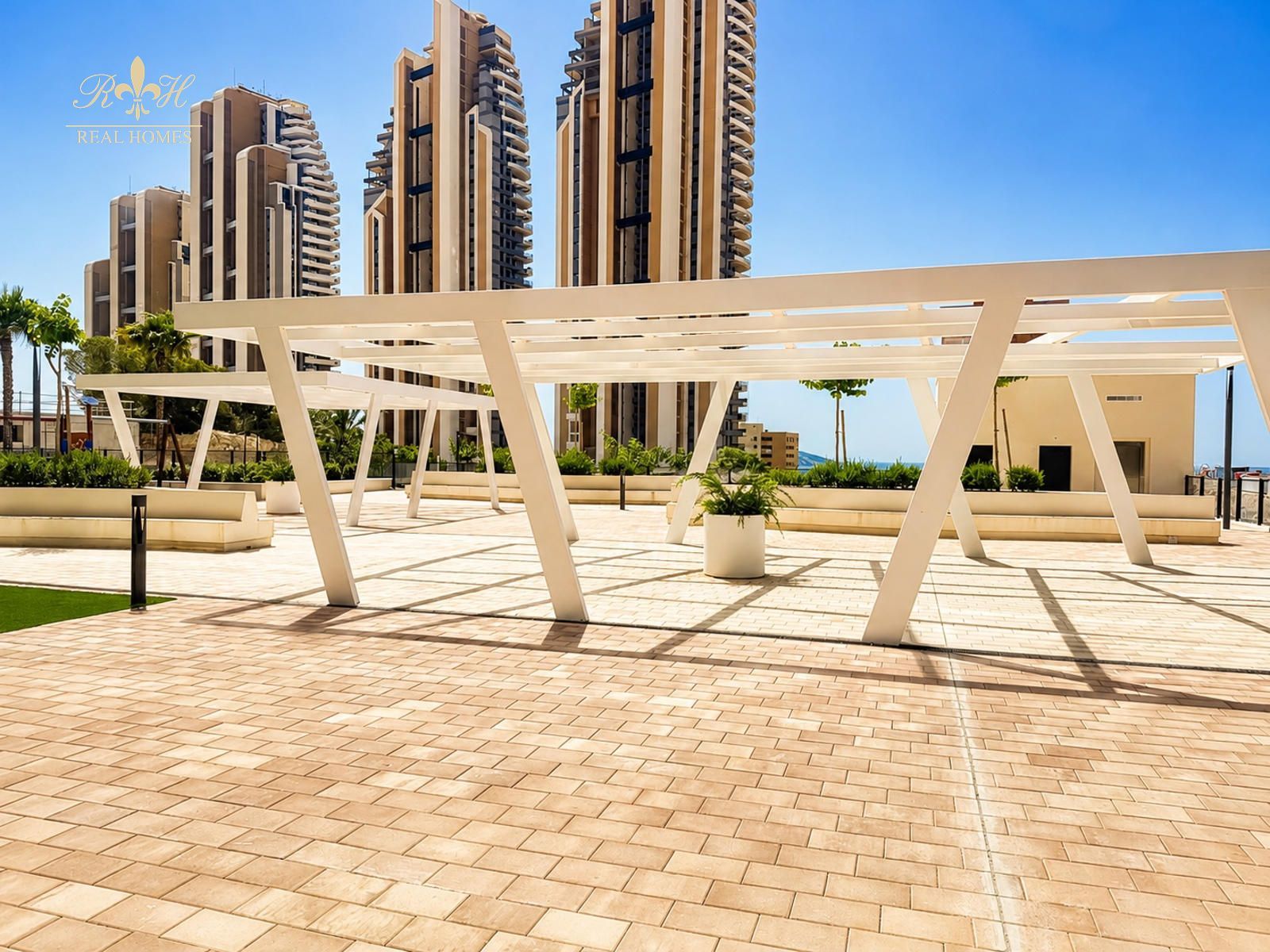 Piso de lujo con vistas al mar y al skyline de Benidorm