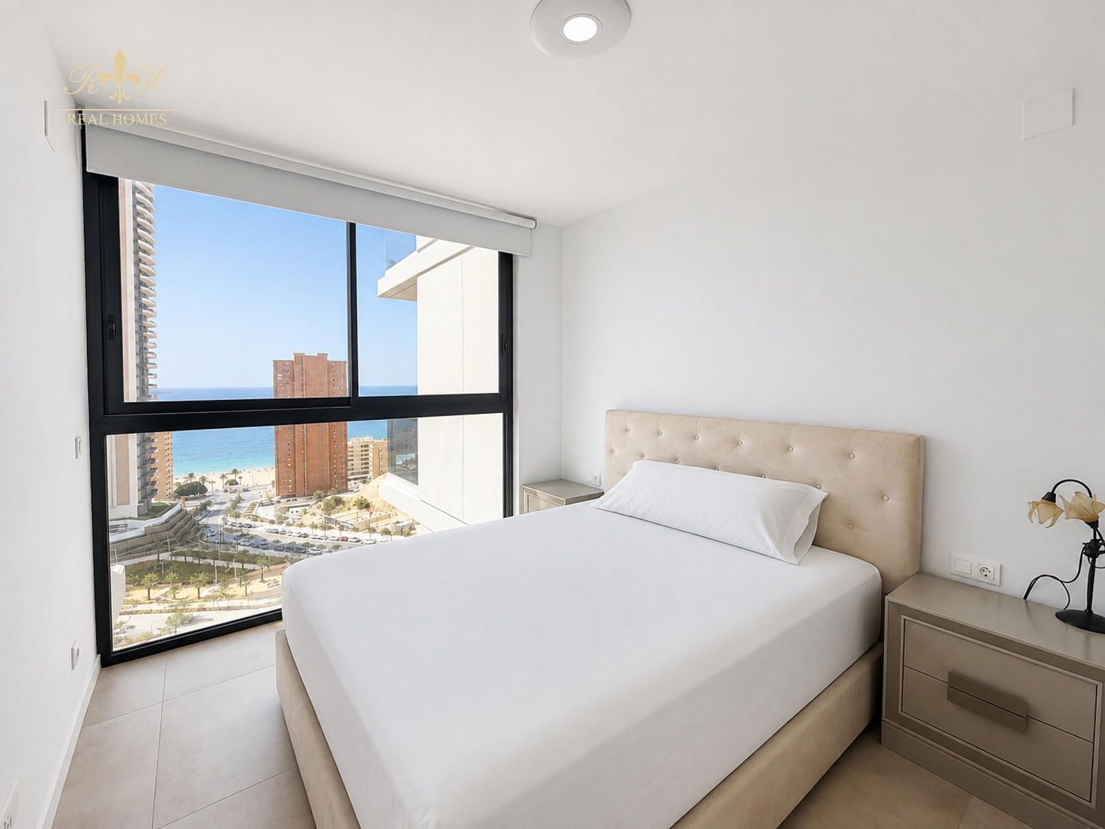 Piso de lujo con vistas al mar y al skyline de Benidorm