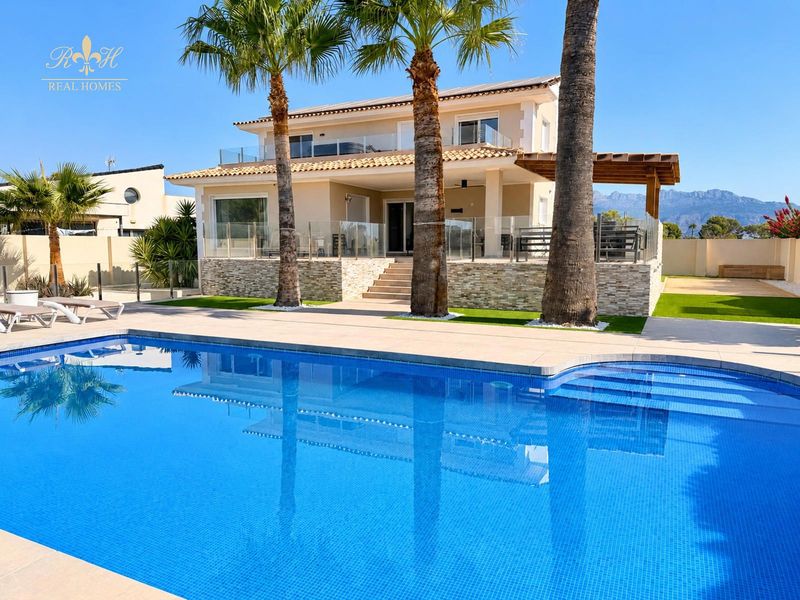 Fristående Villa till salu Alfaz del Pi, Alicante. Ref: 2860. Real Homes