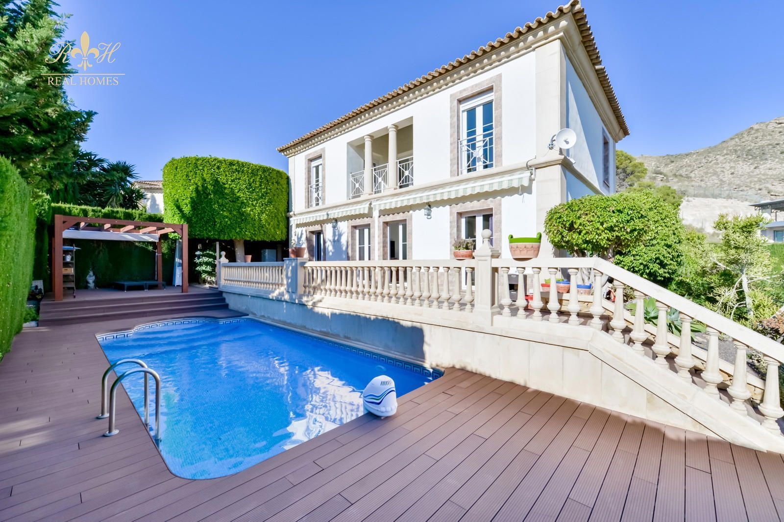 Exclusivo chalet independiente con piscina privada y espectaculares vistas panorámicas - Foto 49
