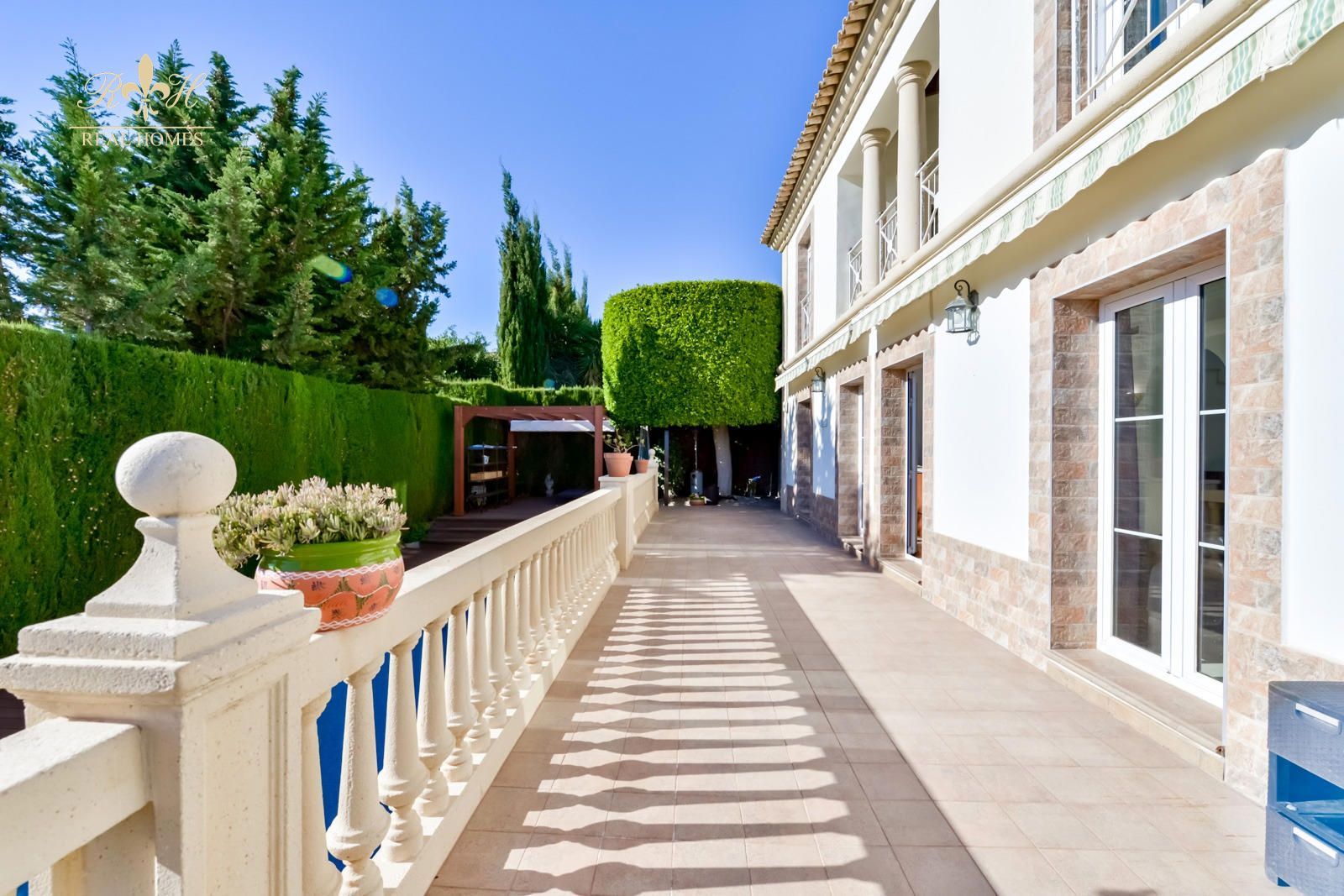 Exclusivo chalet independiente con piscina privada y espectaculares vistas panorámicas - Foto 54