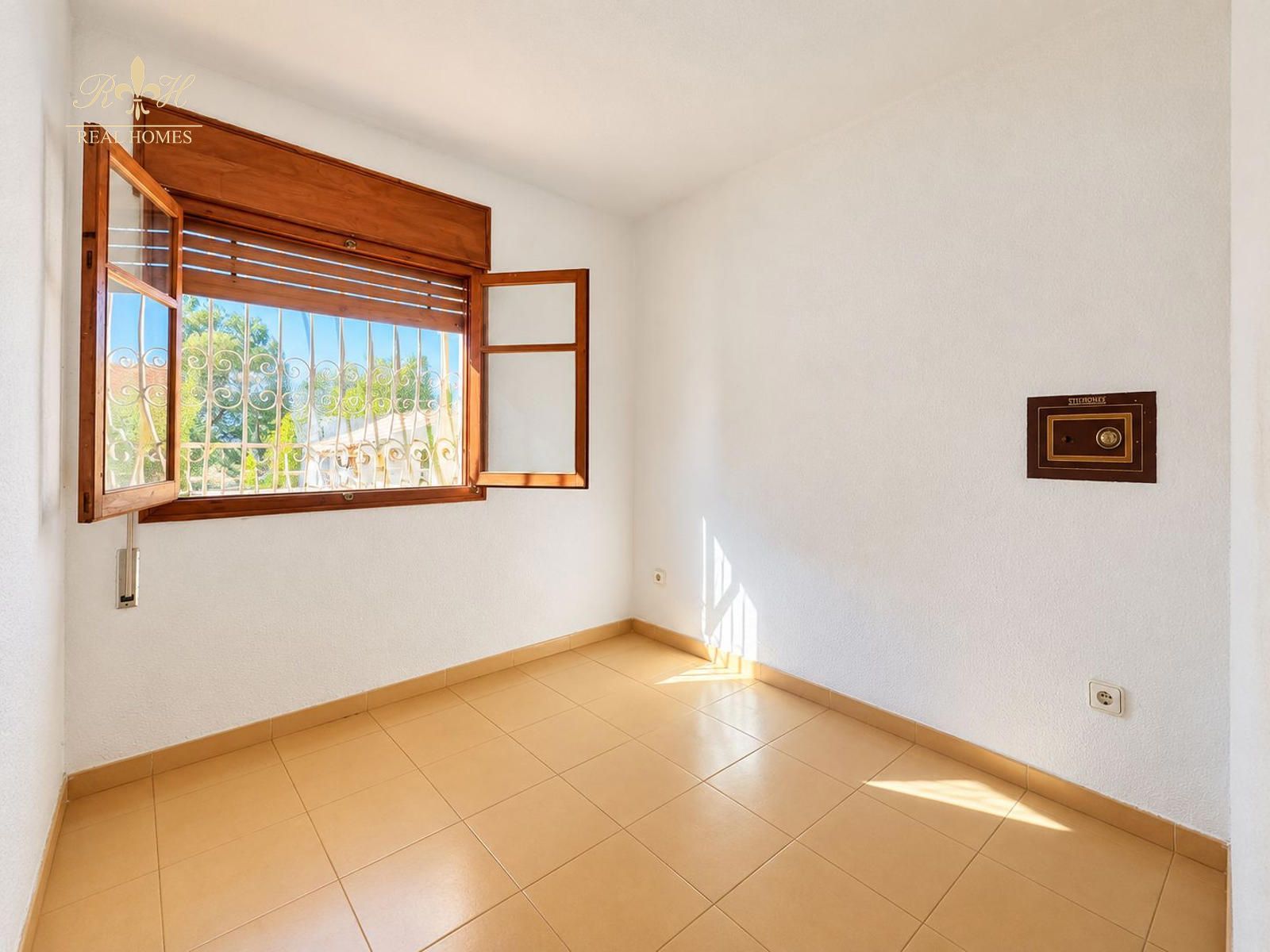 Chalet independiente de una sola planta para reformar en Benidorm - Foto 34