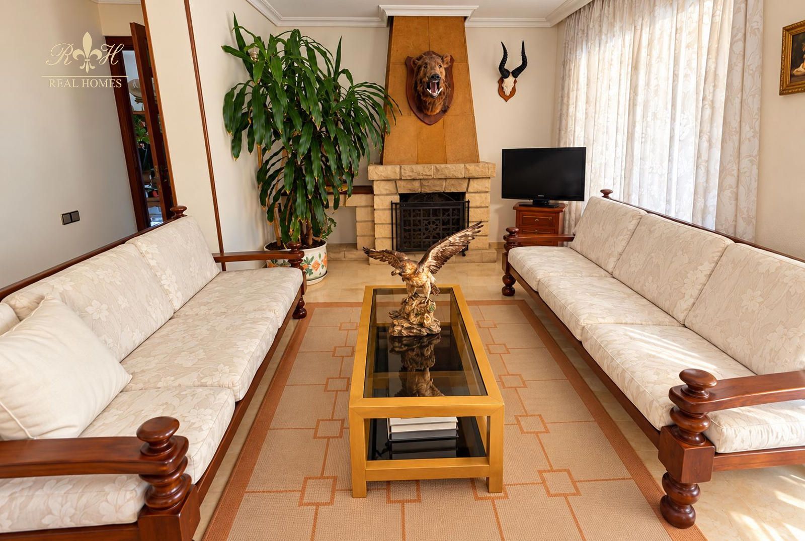 Exclusiva villa en El Albir – 1.880 m² de parcela, dos piscinas y gran potencial - Foto 10