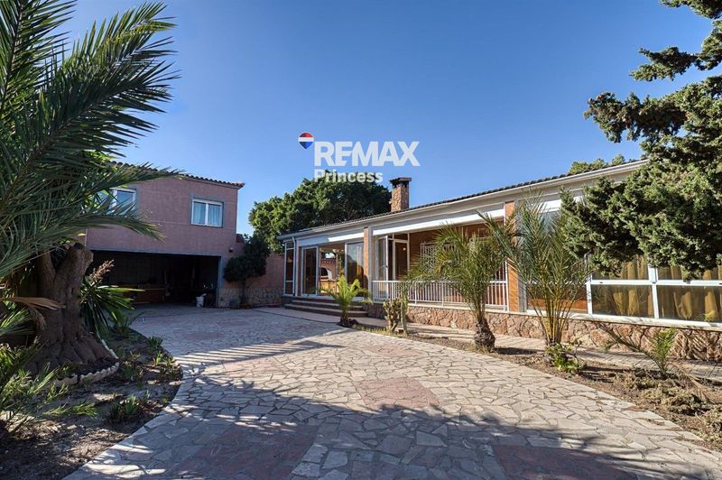 отдельная вилла на продажу La Marina, Alicante. Ref: 3679. RE/MAX PRINCESS