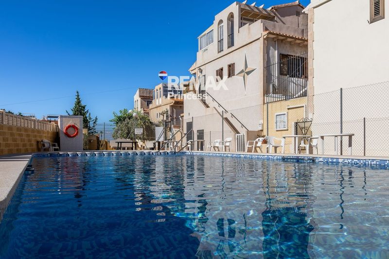 дуплекс на продажу Torrevieja, Alicante. Ref: 3796. RE/MAX PRINCESS