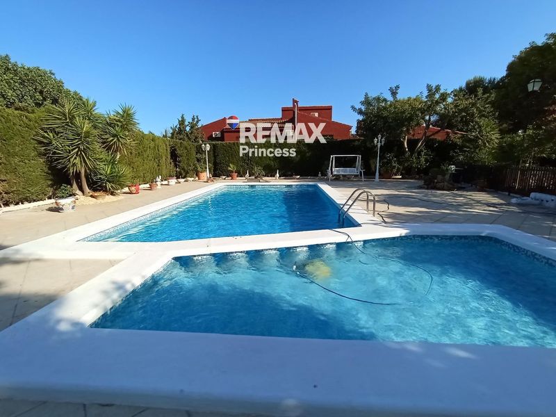 Дом на продажу Mutxamel, Alicante. Ref: 4016. RE/MAX PRINCESS