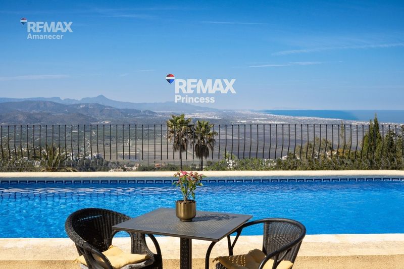 отдельная вилла на продажу Rafol D