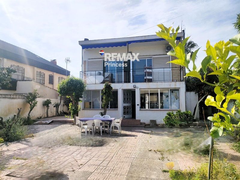 Chalet Independiente en alquiler Villajoyosa, Alicante. Ref: 4295. RE/MAX PRINCESS