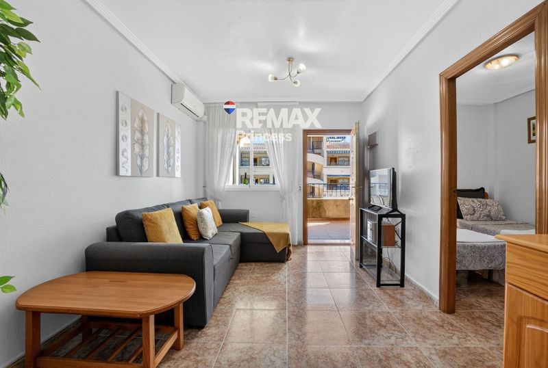 Piso en venta Torrevieja, Alicante. Ref: 4340. RE/MAX PRINCESS