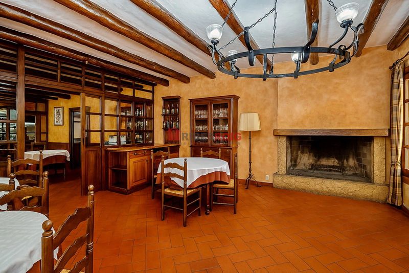 Chalet Independiente en venta y alquiler Sant Pere De Ribes, Barcelona. Ref: 2474. Ribes Roig Immobiliària