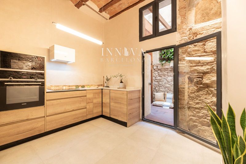 Flat for sale Barcelona. Ref: 1074. Innova Barcelona Gestión Inmobiliaria