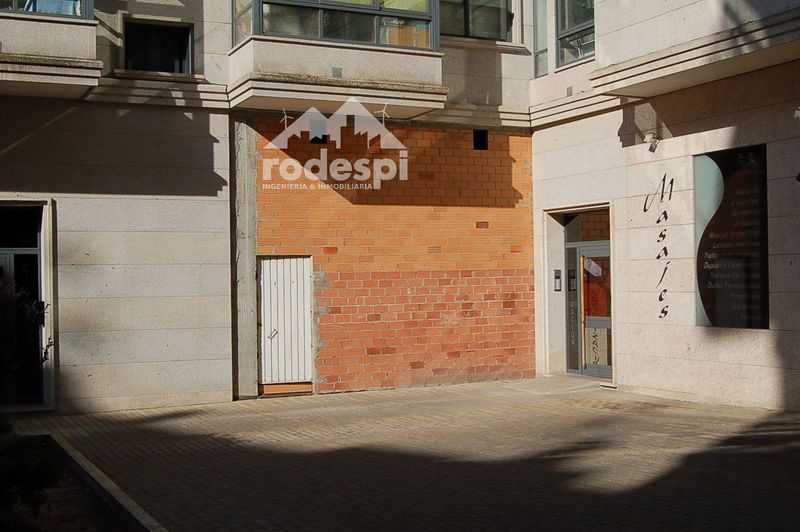 Local Comercial en alquiler Ponteareas, Pontevedra. Ref: 1371. Rodespi -  Soluciones Para el Rural
