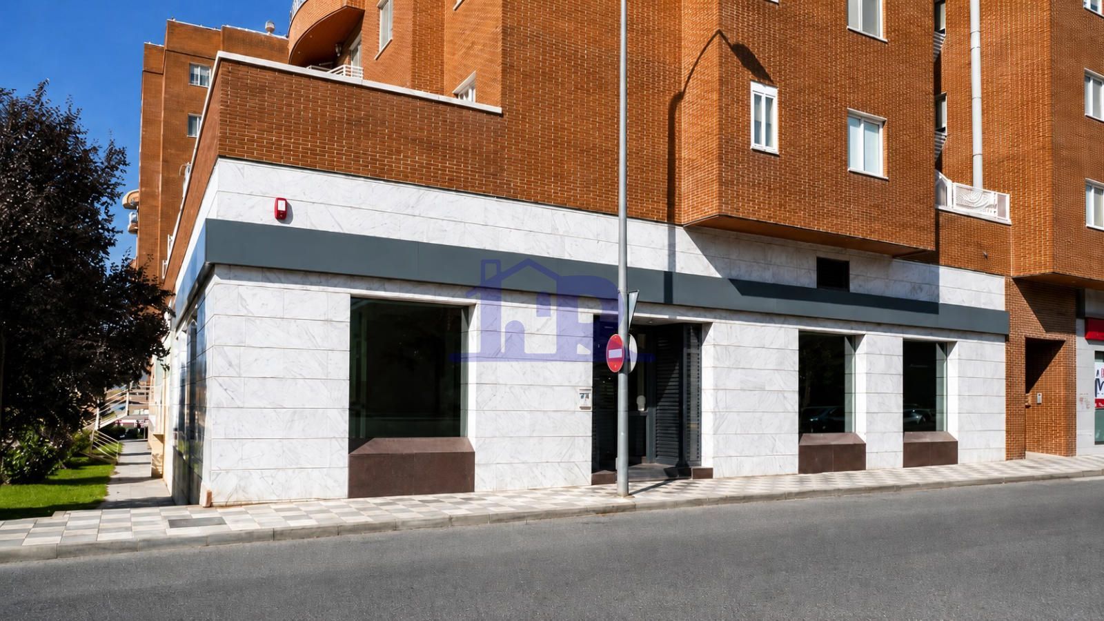 Local Comercial en venta y alquiler Cuenca. Ref: 5717. Inmobiliaria Romero