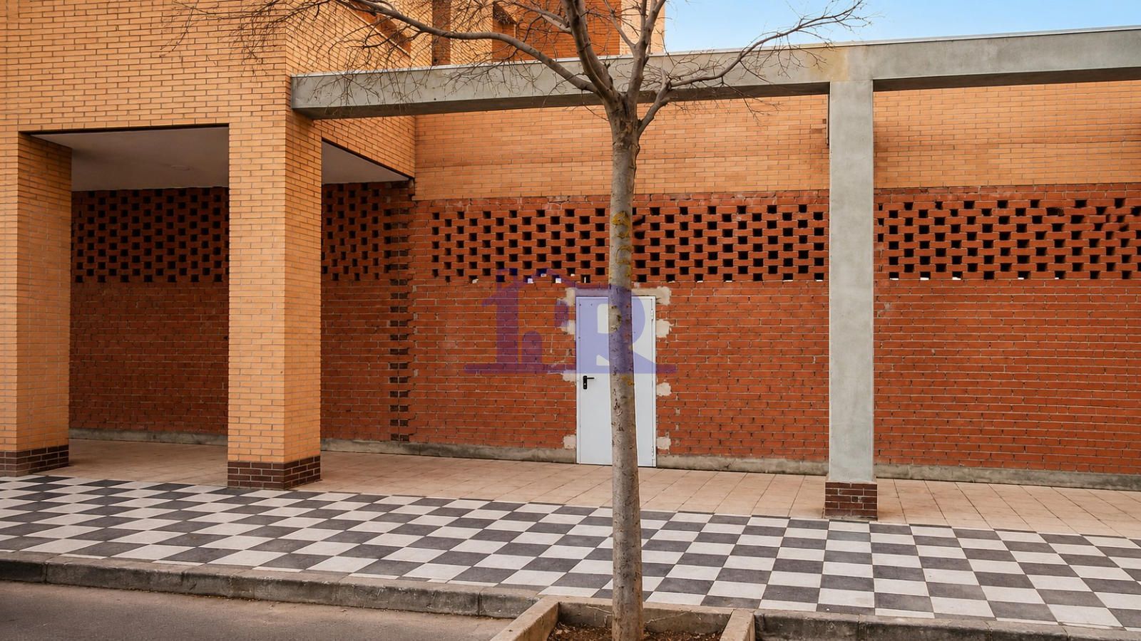 Local Comercial en venta y alquiler Cuenca. Ref: 6440. Inmobiliaria Romero