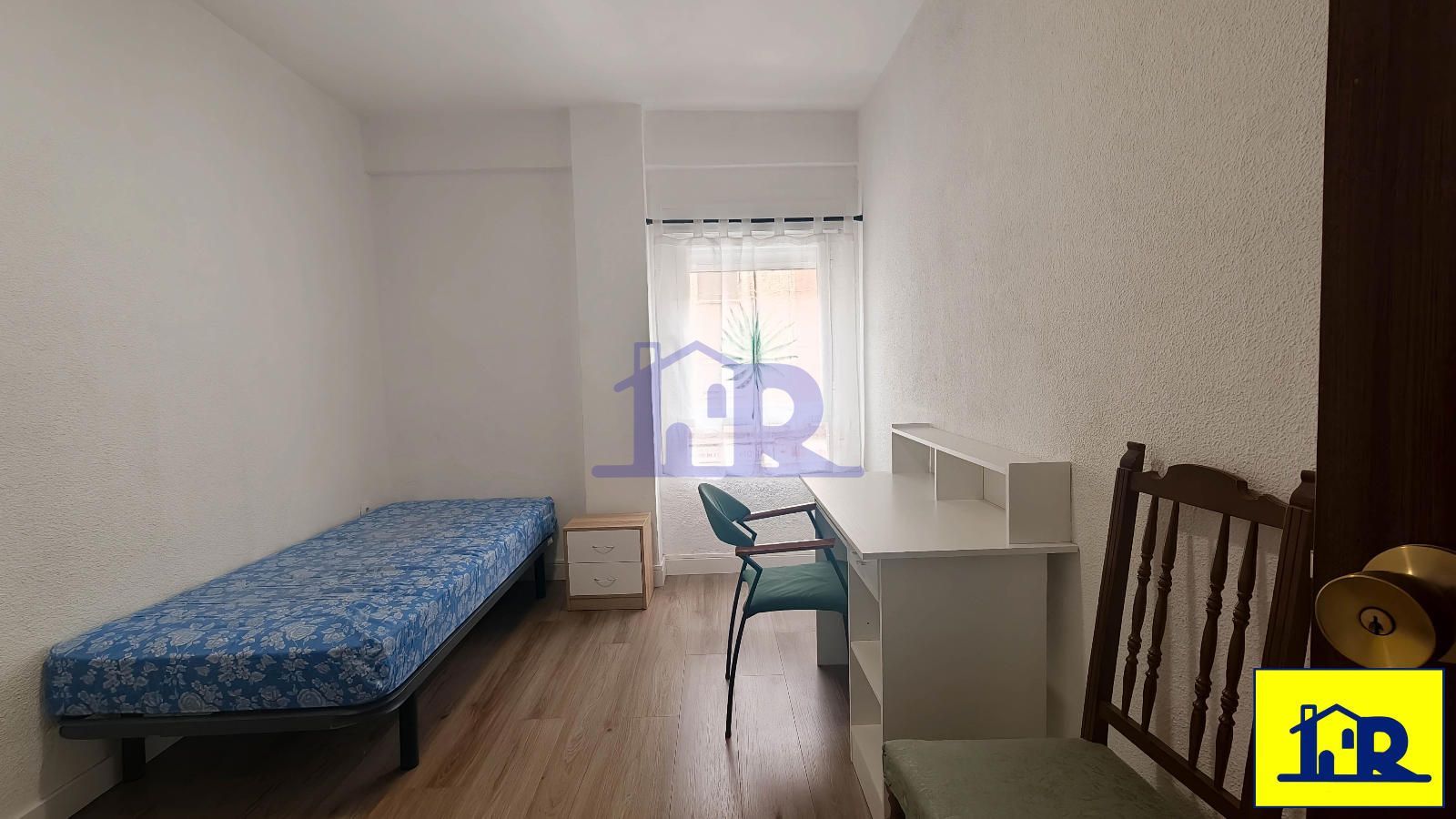 1-room apartment of 100m² in Madrid photo 7