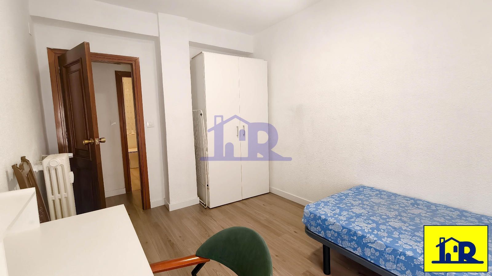 1-room apartment of 100m² in Madrid photo 9
